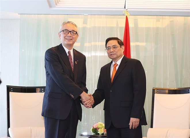 Primer ministro de Vietnam mantiene diálogo con inversores japoneses ảnh 2 Primer ministro de Vietnam mantiene diálogo con inversores japoneses ảnh 2