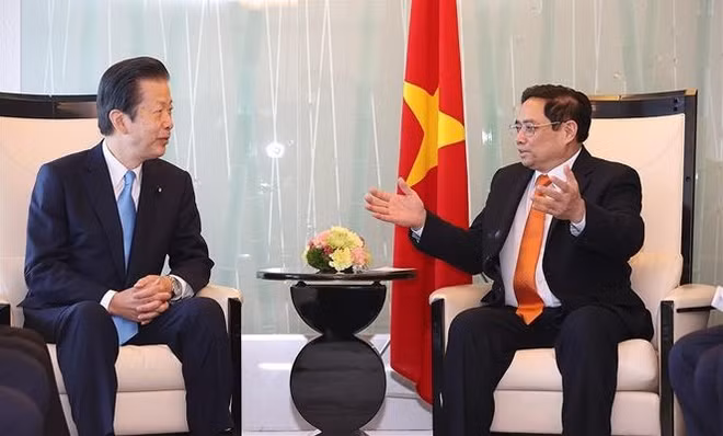 Premier vietnamita conversa con titulares de partidos japoneses ảnh 2