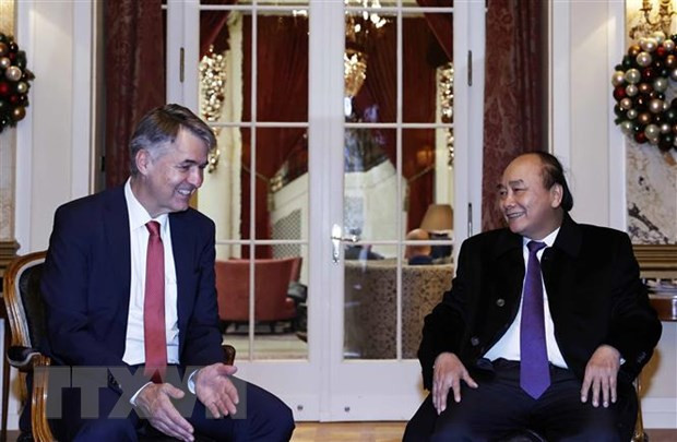 Presidente de Vietnam se reúne con alcalde de Berna y líderes de corporación suiza ảnh 1 Presidente de Vietnam se reúne con alcalde de Berna y líderes de corporación suiza ảnh 1