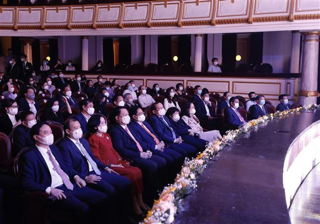 Programa artístico resalta historia de la cultura vietnamita ảnh 2