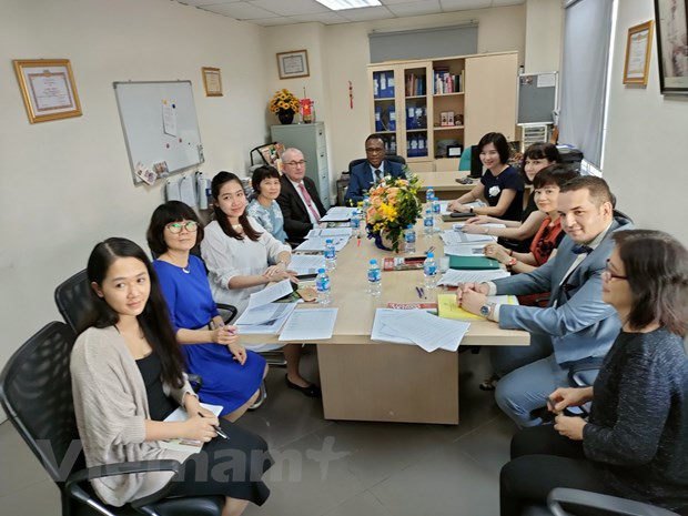 Otorgan premios a obras destacadas en concurso "Jóvenes reporteros francófonos 2021" ảnh 2