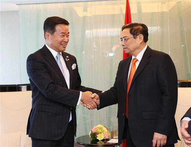 Primer ministro de Vietnam mantiene diálogo con inversores japoneses ảnh 4 Primer ministro de Vietnam mantiene diálogo con inversores japoneses ảnh 4