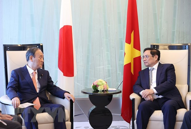 Primer ministro vietnamita recibe a ex jefe de gobierno japonés ảnh 1