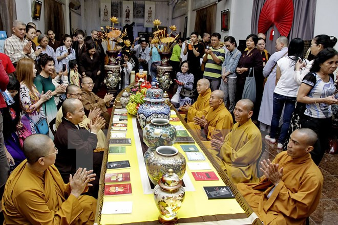 Provincia vietnamita envía monjes al distrito insular de Truong Sa ảnh 1