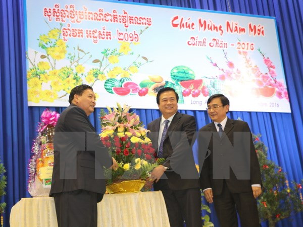 Localidades vietnamitas y cambodianas fomentan relaciones de amistad ảnh 1 Localidades vietnamitas y cambodianas fomentan relaciones de amistad ảnh 1