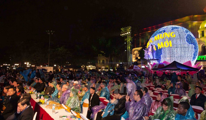 Presidente de Vietnam se reúne con coterráneos residentes en extranjero ảnh 3 Presidente de Vietnam se reúne con coterráneos residentes en extranjero ảnh 3