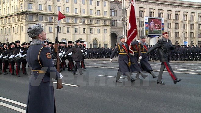 Ministro de Vietnam asiste a 100 aniversario de la Policía de Belarús ảnh 1