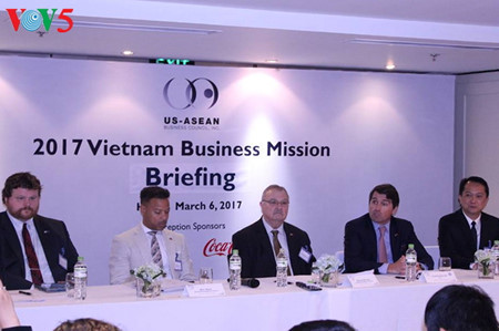 Empresas estadounidenses comprometidas a invertir a largo plazo en Vietnam ảnh 1