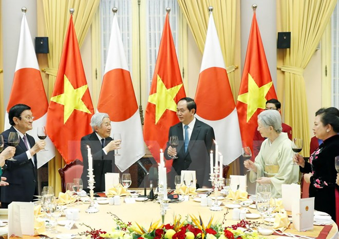 Vietnam organiza banquete estatal en honor del Emperador y la Emperatriz de Japón ảnh 1 Vietnam organiza banquete estatal en honor del Emperador y la Emperatriz de Japón ảnh 1