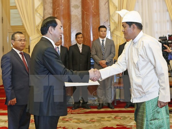 Presidente de Vietnam recibe a nuevos embajadores ảnh 3 Presidente de Vietnam recibe a nuevos embajadores ảnh 3