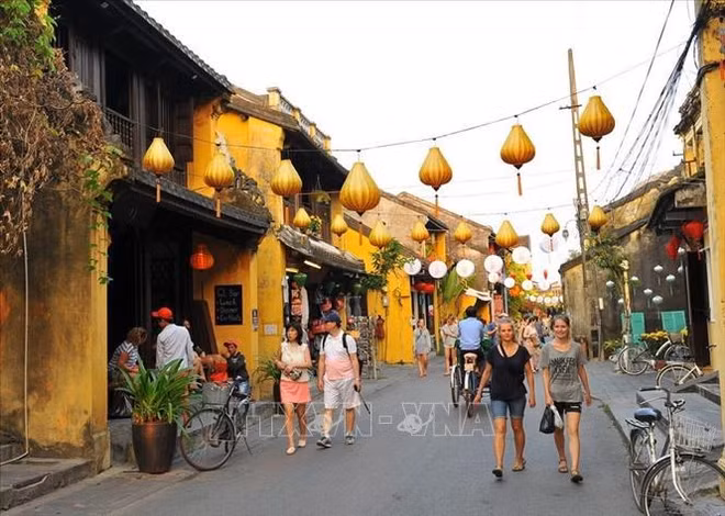 Hoi An refuerza su posición de liderazgo en turismo ảnh 1