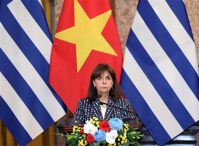 Presidenta de Grecia concluye visita oficial a Vietnam ảnh 1 Presidenta de Grecia concluye visita oficial a Vietnam ảnh 1