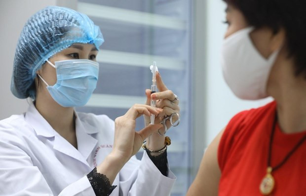 Disminuyen casos diarios de COVID-19 en Vietnam ảnh 1 Disminuyen casos diarios de COVID-19 en Vietnam ảnh 1