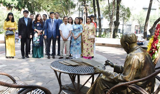Rememoran vietnamitas en México aniversario 132 de natalicio de Presidente Ho Chi Minh ảnh 1 Rememoran vietnamitas en México aniversario 132 de natalicio de Presidente Ho Chi Minh ảnh 1