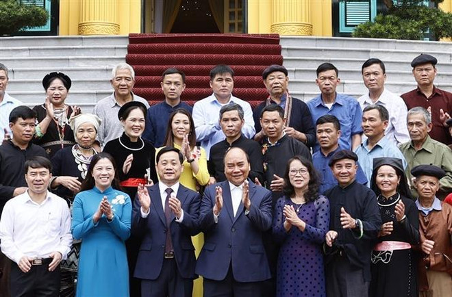 Presidente vietnamita defiende mayor atención del Estado a los asuntos étnicos ảnh 2 Presidente vietnamita defiende mayor atención del Estado a los asuntos étnicos ảnh 2