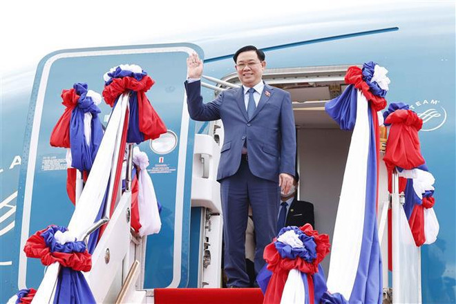 Titular del Legislativo vietnamita inicia su visita oficial a Laos ảnh 1 Titular del Legislativo vietnamita inicia su visita oficial a Laos ảnh 1