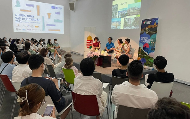 Presentan la literatura húngara a los lectores vietnamitas ảnh 1 Presentan la literatura húngara a los lectores vietnamitas ảnh 1