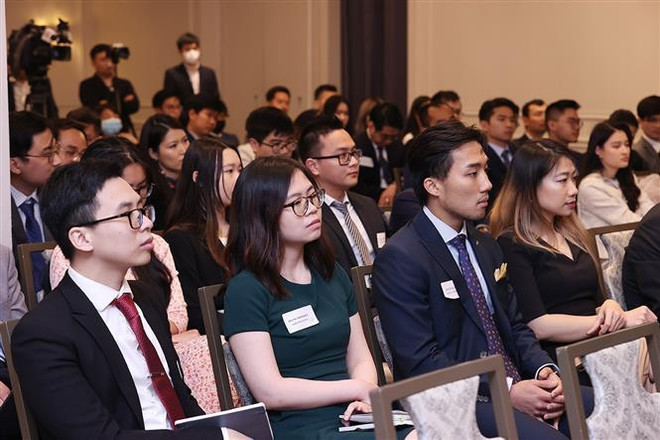 Exhortan a vietnamitas en EE.UU. a seguir contribuyendo al desarrollo del país de origen ảnh 3 Exhortan a vietnamitas en EE.UU. a seguir contribuyendo al desarrollo del país de origen ảnh 3