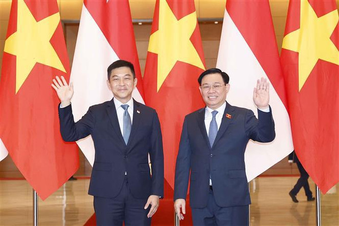 Presidente de la Asamblea Nacional de Vietnam recibe a su homólogo singapurense ảnh 1 Presidente de la Asamblea Nacional de Vietnam recibe a su homólogo singapurense ảnh 1