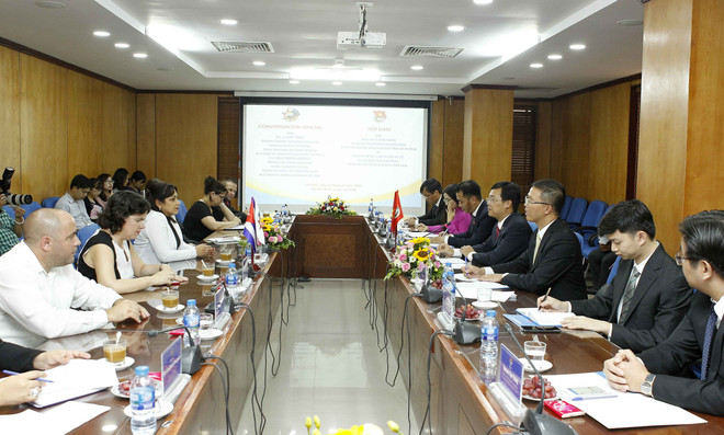 Jóvenes comunistas de Vietnam y Cuba buscan agilizar la cooperación bilateral ảnh 1