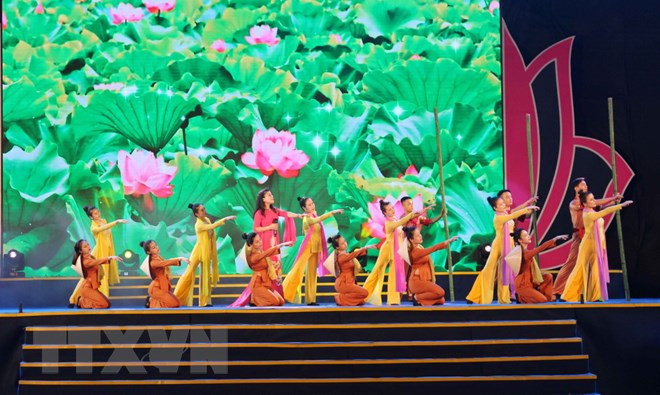 Concluye festival dedicado al Presidente Ho Chi Minh en su tierra natal ảnh 1 Concluye festival dedicado al Presidente Ho Chi Minh en su tierra natal ảnh 1