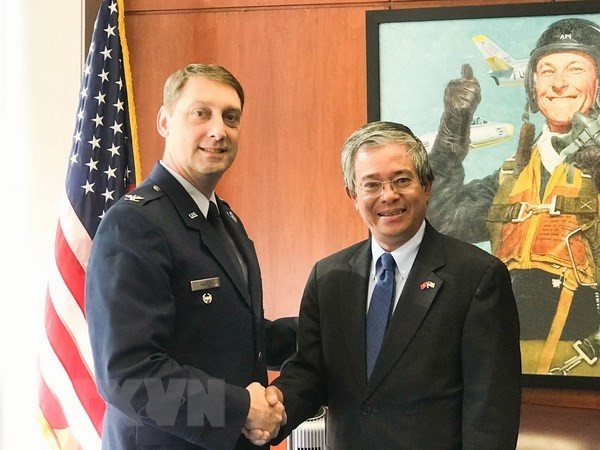 Vietnam y Estados Unidos buscan mejorar cooperación en defensa ảnh 1 Vietnam y Estados Unidos buscan mejorar cooperación en defensa ảnh 1