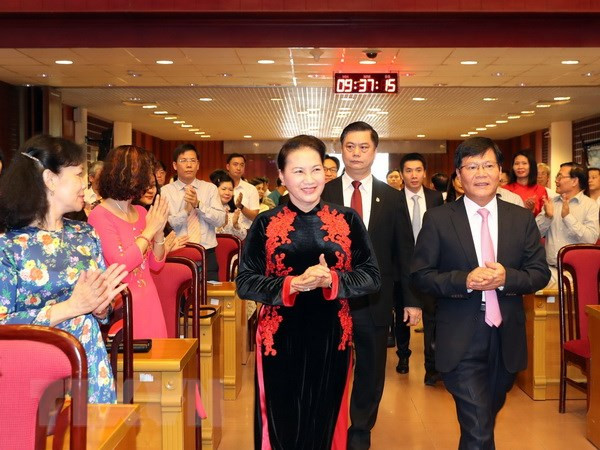 Presidenta parlamentaria felicita éxitos de científicos vietnamitas ảnh 1