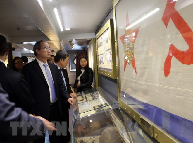 Dirigente de Ciudad Ho Chi Minh continúa visita a Rusia ảnh 1