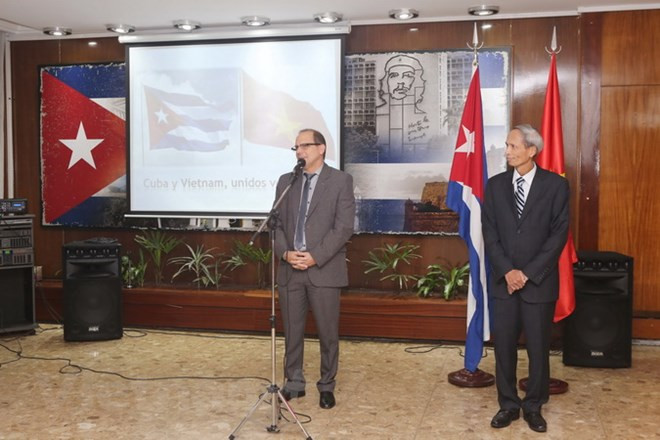 Fomentan intercambio de amistad entre Vietnam y Cuba en Argentina ảnh 1