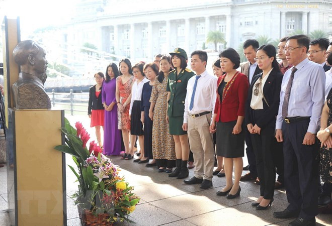 Celebran natalicio del Presidente Ho Chi Minh en diferentes ciudades del mundo ảnh 1