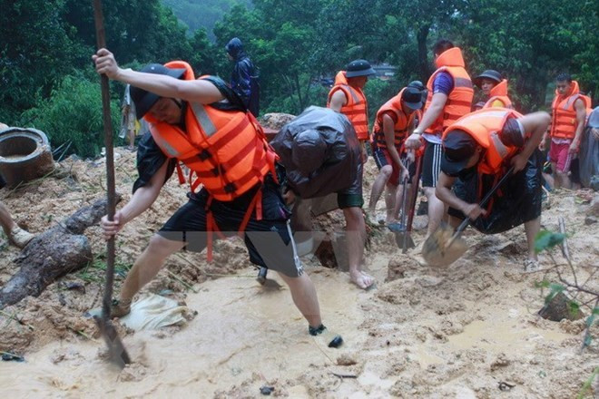 Presidente de Vietnam elogia esfuerzos de Fuerzas Armadas frente a desastres naturales ảnh 1 Presidente de Vietnam elogia esfuerzos de Fuerzas Armadas frente a desastres naturales ảnh 1