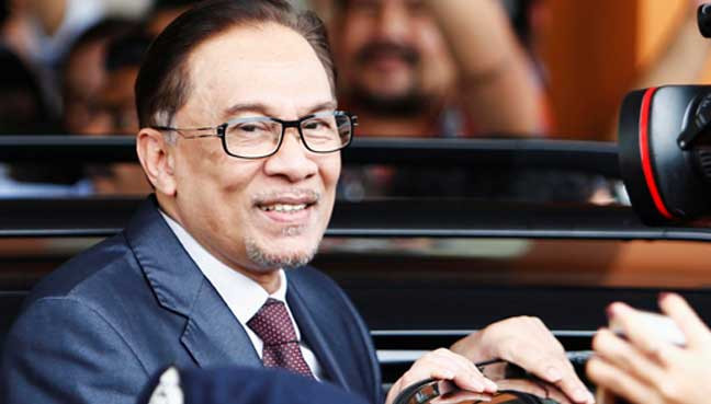 Malasia libera al exvicepremier Anwar Ibrahim ảnh 1 Malasia libera al exvicepremier Anwar Ibrahim ảnh 1