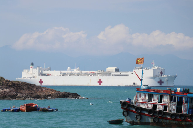 Buque hospital estadounidense USNS Mercy llega a ciudad vietnamita de Nha Trang ảnh 1 Buque hospital estadounidense USNS Mercy llega a ciudad vietnamita de Nha Trang ảnh 1