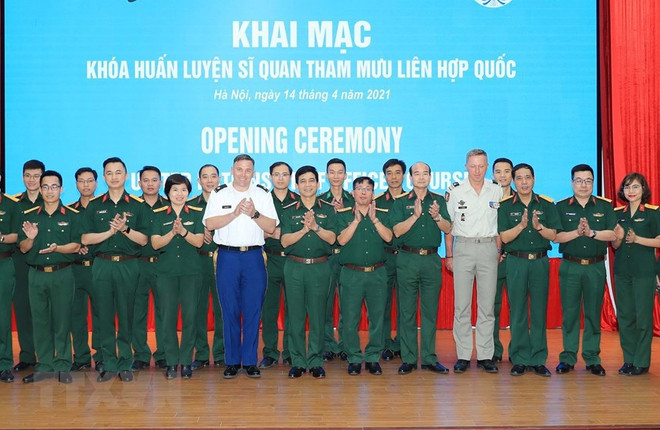 Inauguran en Vietnam curso de entrenamiento a oficiales de estado mayor de la ONU ảnh 1 Inauguran en Vietnam curso de entrenamiento a oficiales de estado mayor de la ONU ảnh 1