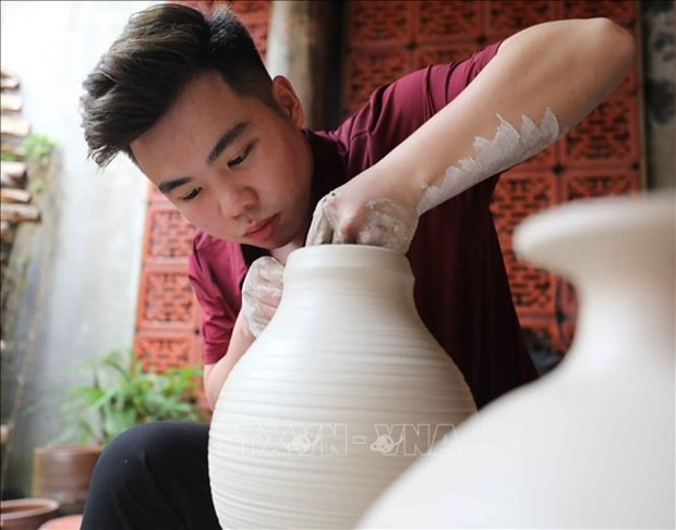 Hanoi brinda asistencia para desarrollo de profesiones del campo y pueblos artesanales ảnh 1