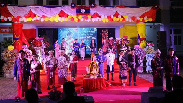 Estudiantes laosianos en Vietnam celebran Festival Bunpimay ảnh 1 Estudiantes laosianos en Vietnam celebran Festival Bunpimay ảnh 1