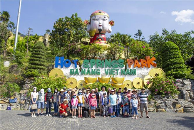 Ciudad vietnamita de Da Nang atiende a casi 78 mil visitantes en tres días feriados ảnh 1 Ciudad vietnamita de Da Nang atiende a casi 78 mil visitantes en tres días feriados ảnh 1
