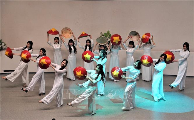 Alta participación de jóvenes vietnamitas en Rusia en concurso "Melodías juveniles" ảnh 1
