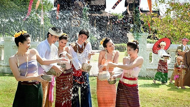 Felicitan dirigentes vietnamitas a Laos y Camboya por sus fiestas del Año Nuevo ảnh 1 Felicitan dirigentes vietnamitas a Laos y Camboya por sus fiestas del Año Nuevo ảnh 1