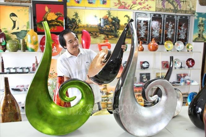 Hanoi brinda asistencia para desarrollo de profesiones del campo y pueblos artesanales ảnh 2