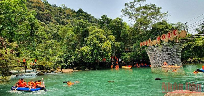 Quang Binh recibe a 30 mil visitantes en tres días feriados ảnh 1 Quang Binh recibe a 30 mil visitantes en tres días feriados ảnh 1