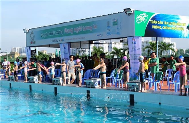 Lanzan en Ciudad Ho Chi Minh campaña de natación contra ahogamientos ảnh 1  Lanzan en Ciudad Ho Chi Minh campaña de natación contra ahogamientos ảnh 1