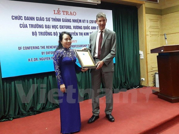 Ministra vietnamita recibe título de Oxford por segunda vez ảnh 1 Ministra vietnamita recibe título de Oxford por segunda vez ảnh 1
