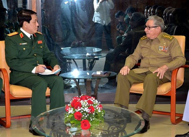 Recibe líder partidista cubano a dirigente militar vietnamita ảnh 1 Recibe líder partidista cubano a dirigente militar vietnamita ảnh 1