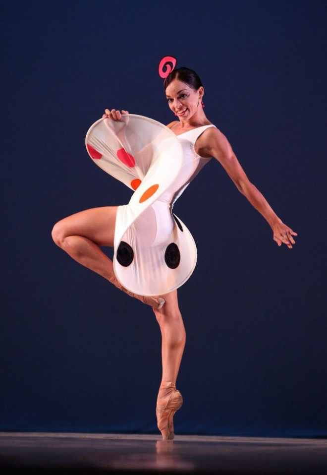 Viengsay Valdés hechiza a espectadores vietnamitas con su excelente actuación ảnh 1 Viengsay Valdés hechiza a espectadores vietnamitas con su excelente actuación ảnh 1