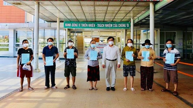 Reciben alta médica 13 pacientes de coronavirus en provincia vietnamita ảnh 1 Reciben alta médica 13 pacientes de coronavirus en provincia vietnamita ảnh 1