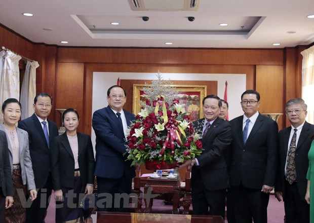 Felicitan dirigentes laosianos a Vietnam por 75 aniversario de su independencia ảnh 1 Felicitan dirigentes laosianos a Vietnam por 75 aniversario de su independencia ảnh 1