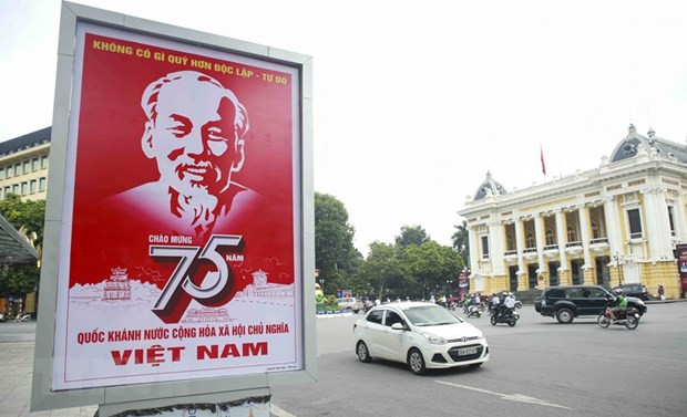 Dirigentes de Camboya felicitan a Vietnam por Día de la Independencia ảnh 1