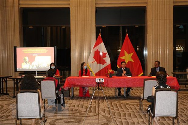 Presentan hitos dorados en la historia de Vietnam a amigos canadienses ảnh 1