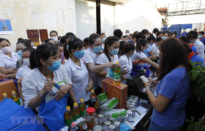 Apoyan a sindicalistas y trabajadores afectados por COVID-19 en provincia vietnamita de Kien Giang ảnh 1 Apoyan a sindicalistas y trabajadores afectados por COVID-19 en provincia vietnamita de Kien Giang ảnh 1